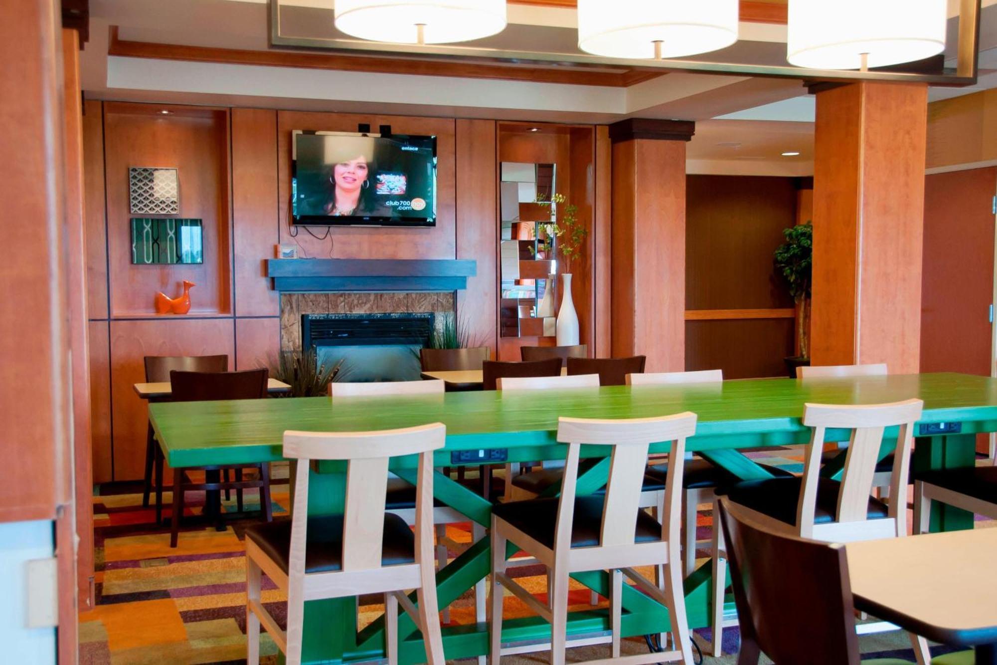 Fairfield Inn & Suites Ames Ngoại thất bức ảnh